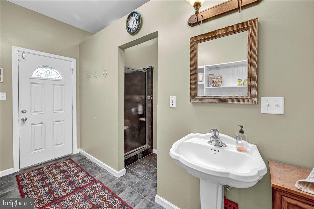 YORK TWP - Residential