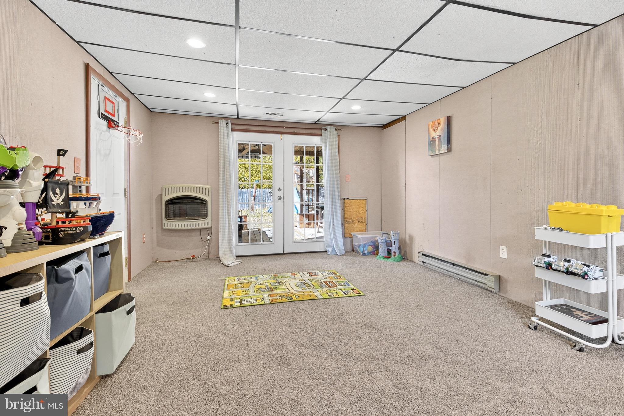 COOL CREEK MANOR - Residential