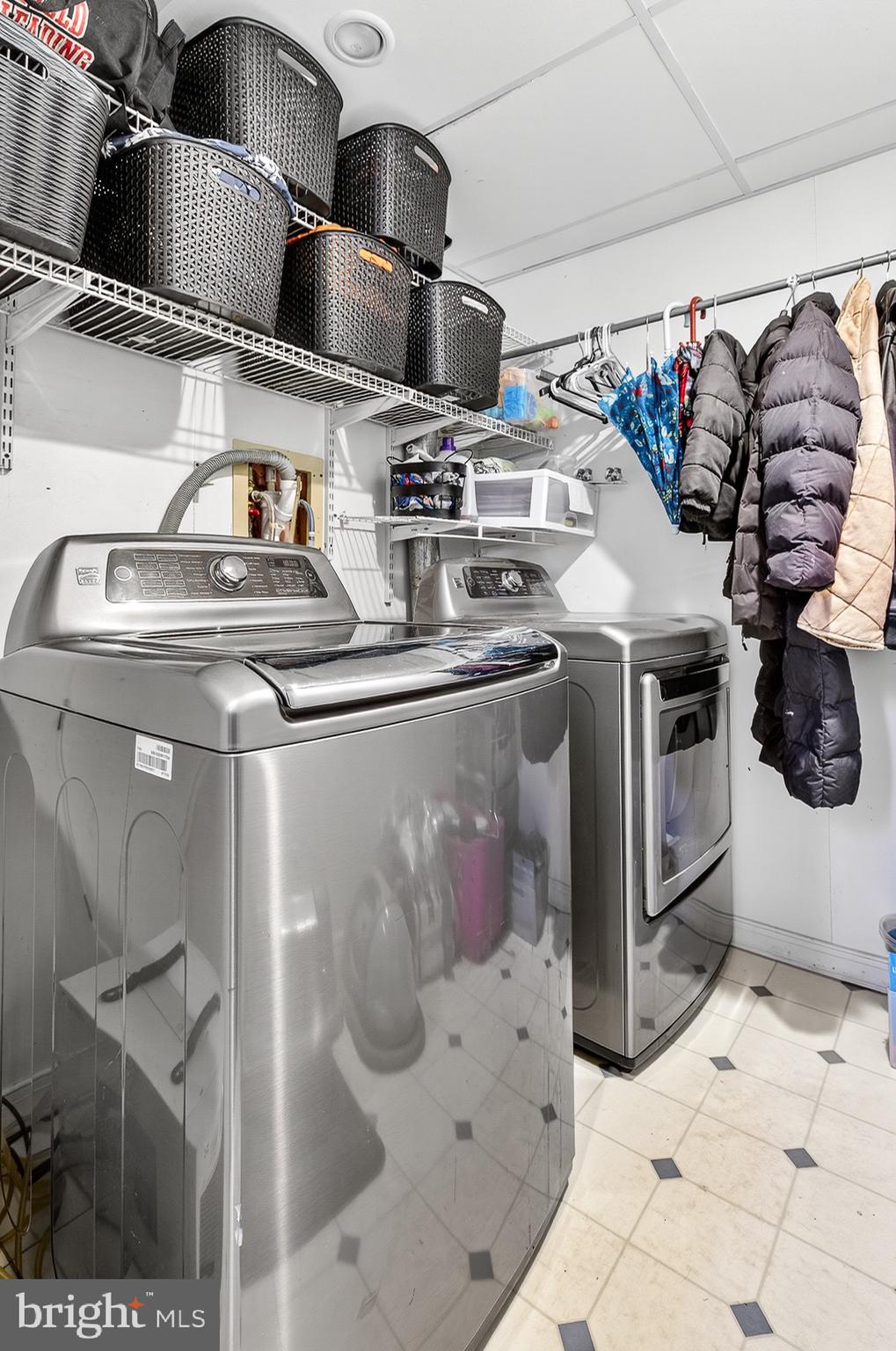 COOL CREEK MANOR - Residential