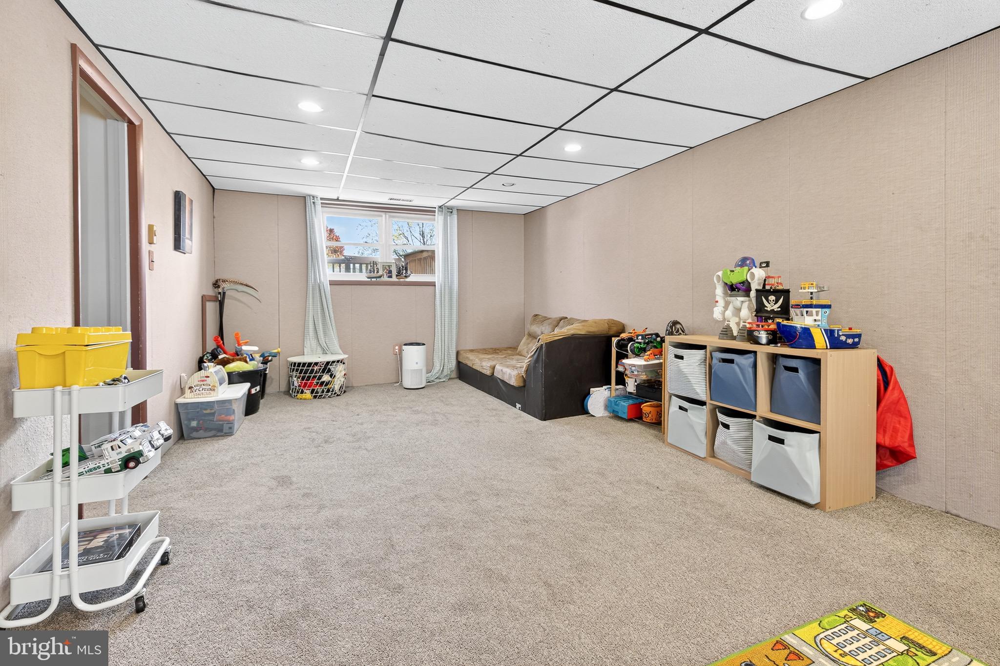 COOL CREEK MANOR - Residential