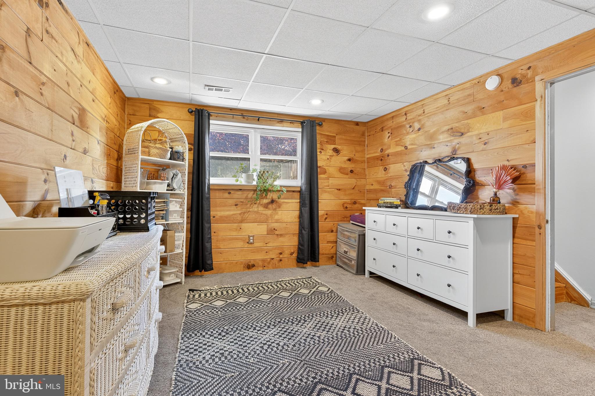 COOL CREEK MANOR - Residential