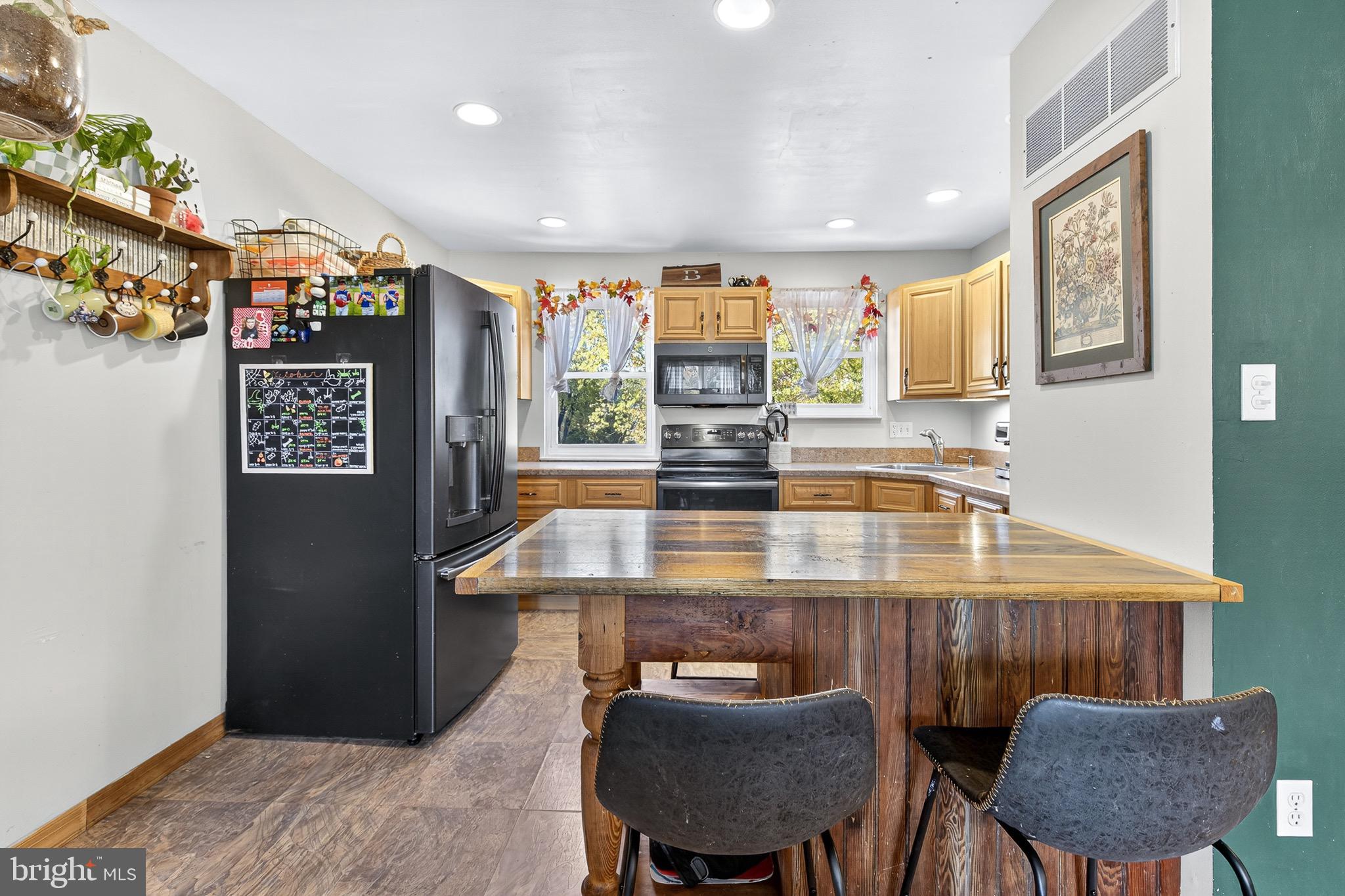 COOL CREEK MANOR - Residential