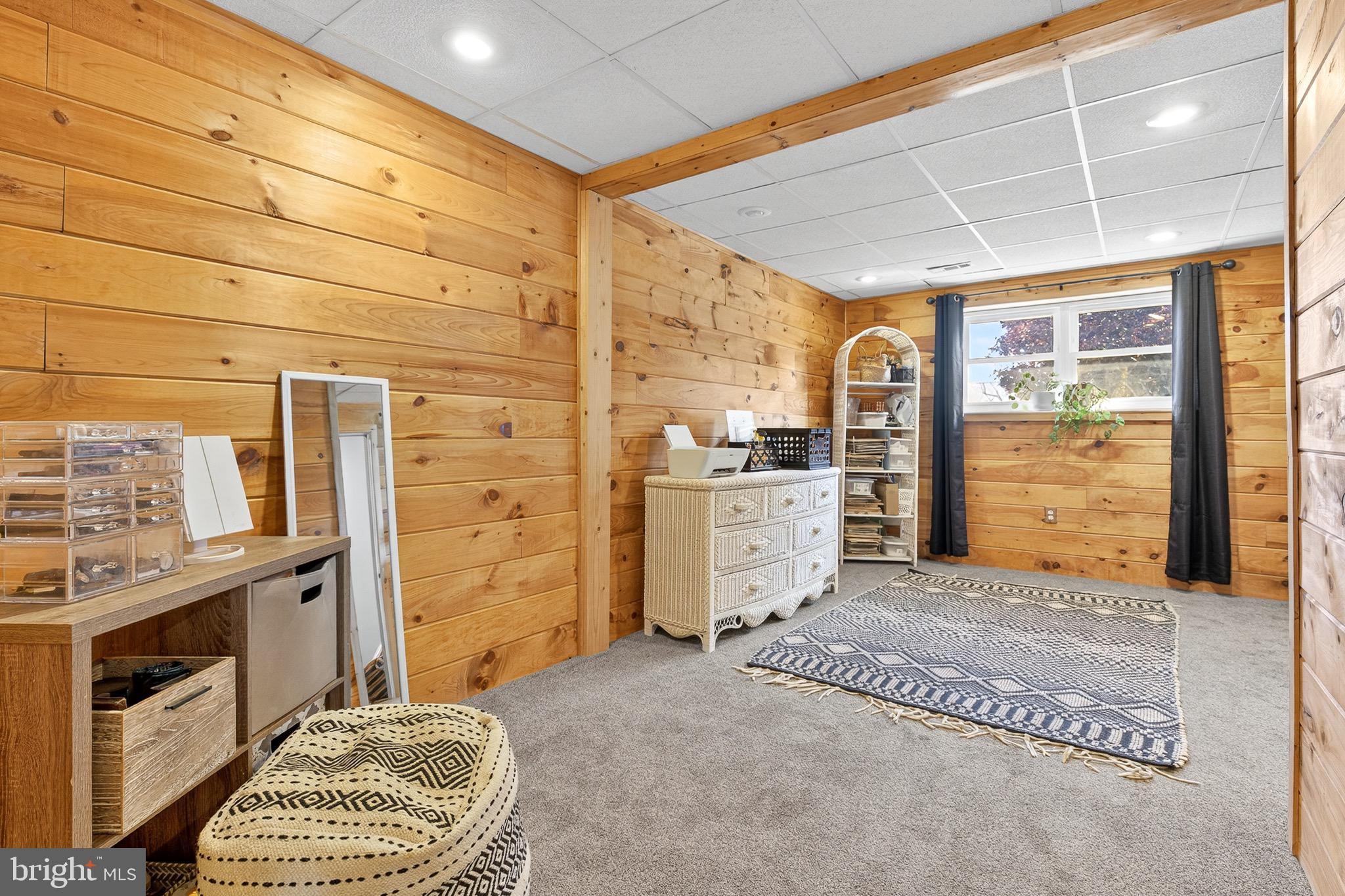 COOL CREEK MANOR - Residential