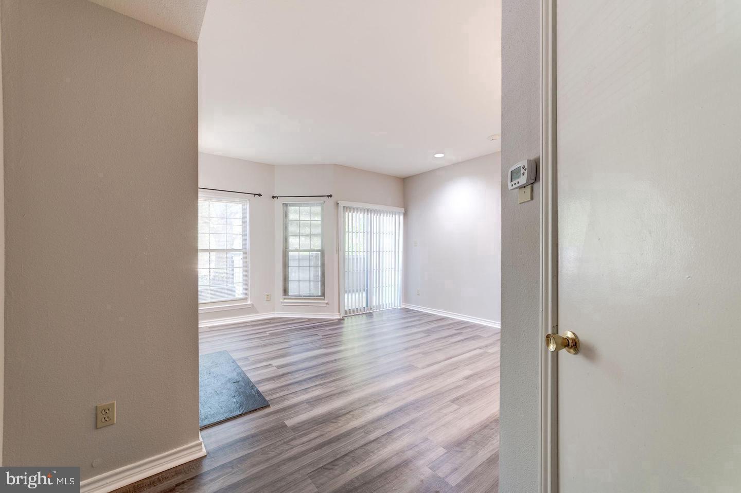 PENDERBROOK SQUARE CONDOMINIUMS - Residential Lease