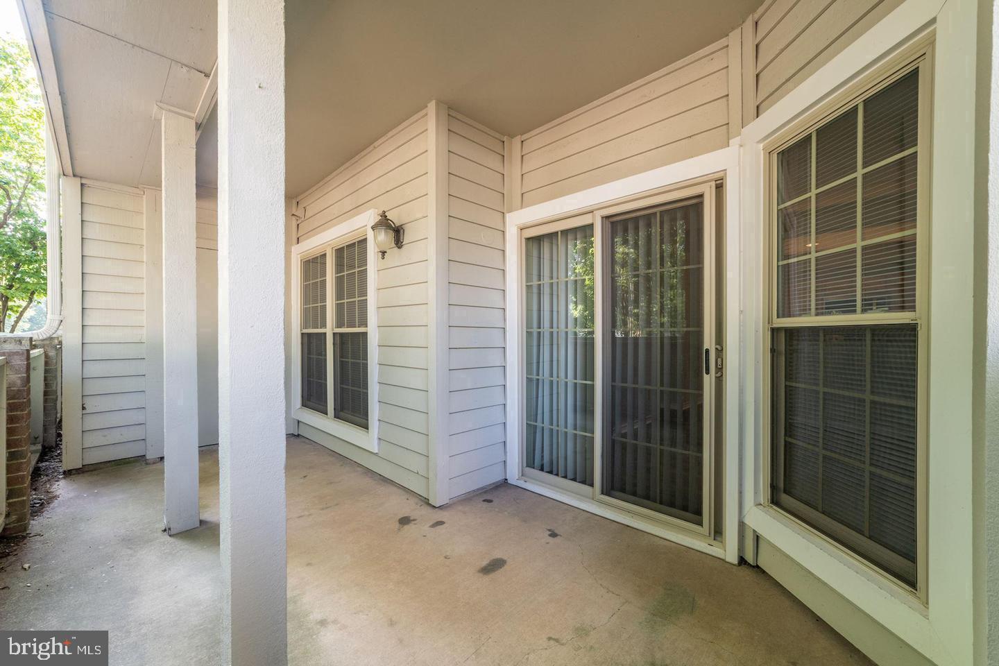 PENDERBROOK SQUARE CONDOMINIUMS - Residential Lease