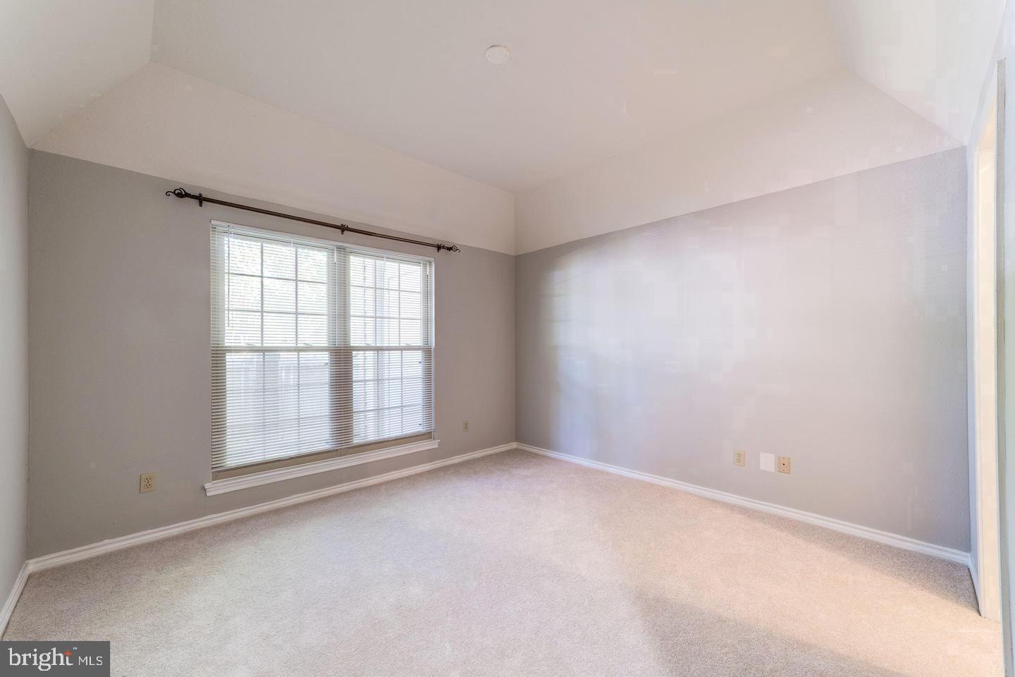 PENDERBROOK SQUARE CONDOMINIUMS - Residential Lease