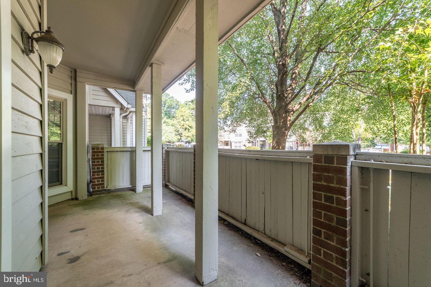 PENDERBROOK SQUARE CONDOMINIUMS - Residential Lease