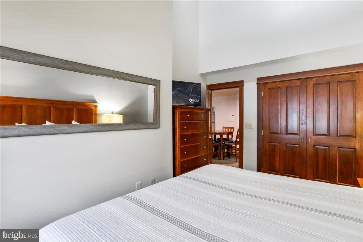 SILVER TREE SUITES - Residential