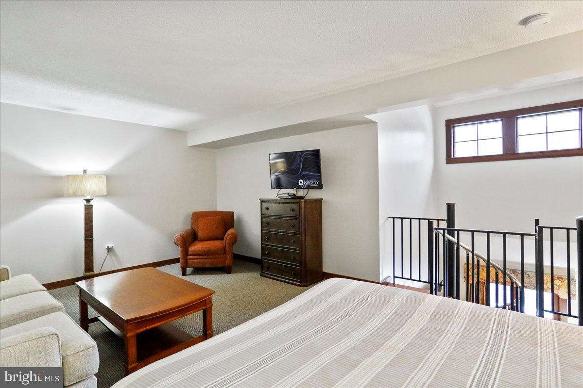 SILVER TREE SUITES - Residential