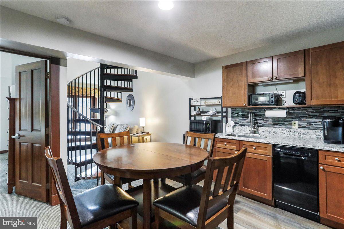 SILVER TREE SUITES - Residential