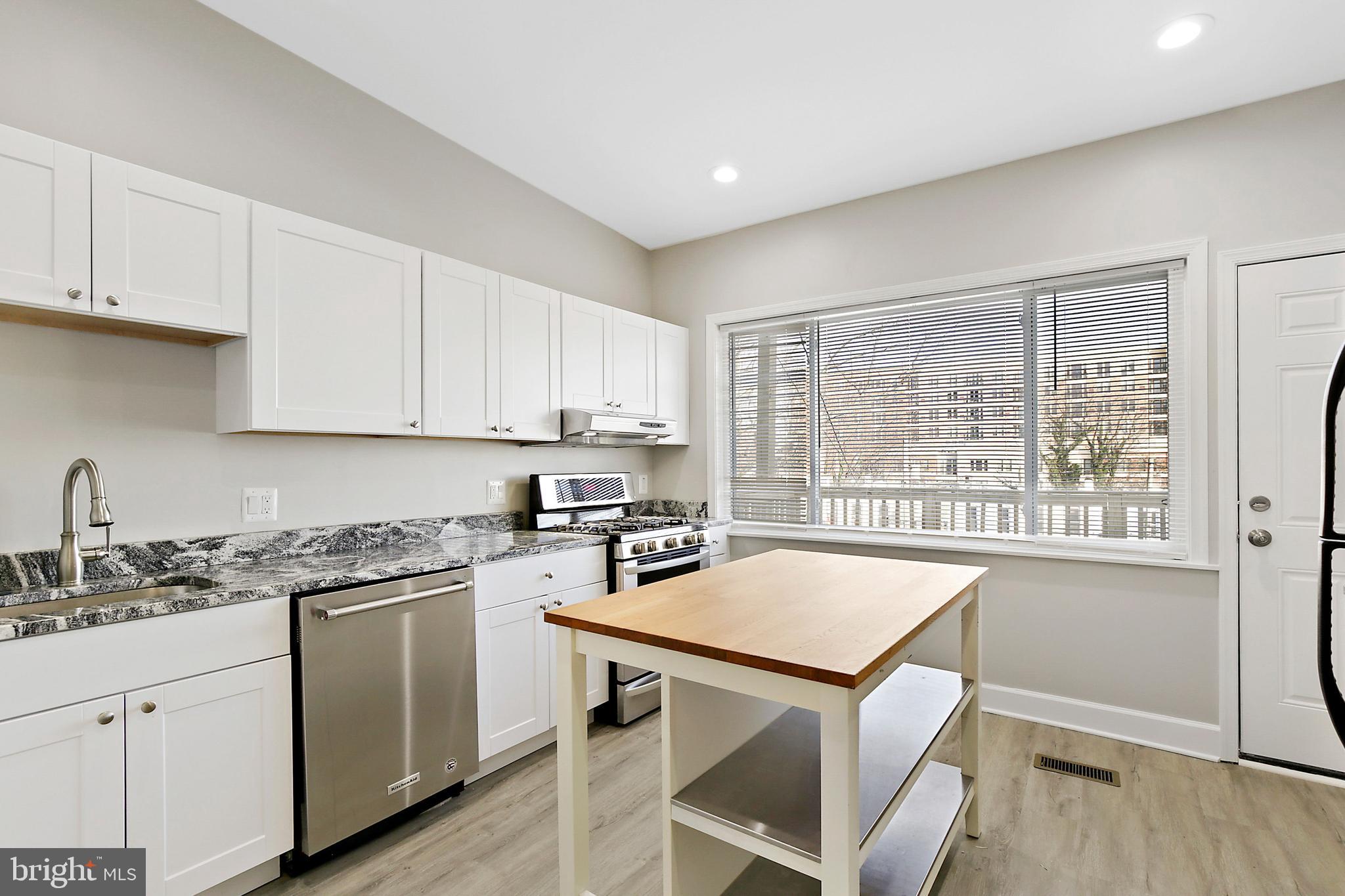 HAMPDEN HISTORIC DISTRICT - Residential Lease