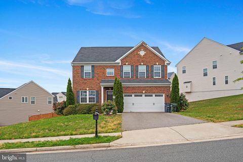 Photo of 3214 Fledgling Circle, WOODBRIDGE, VA 22193 (MLS # VAPW2113832)