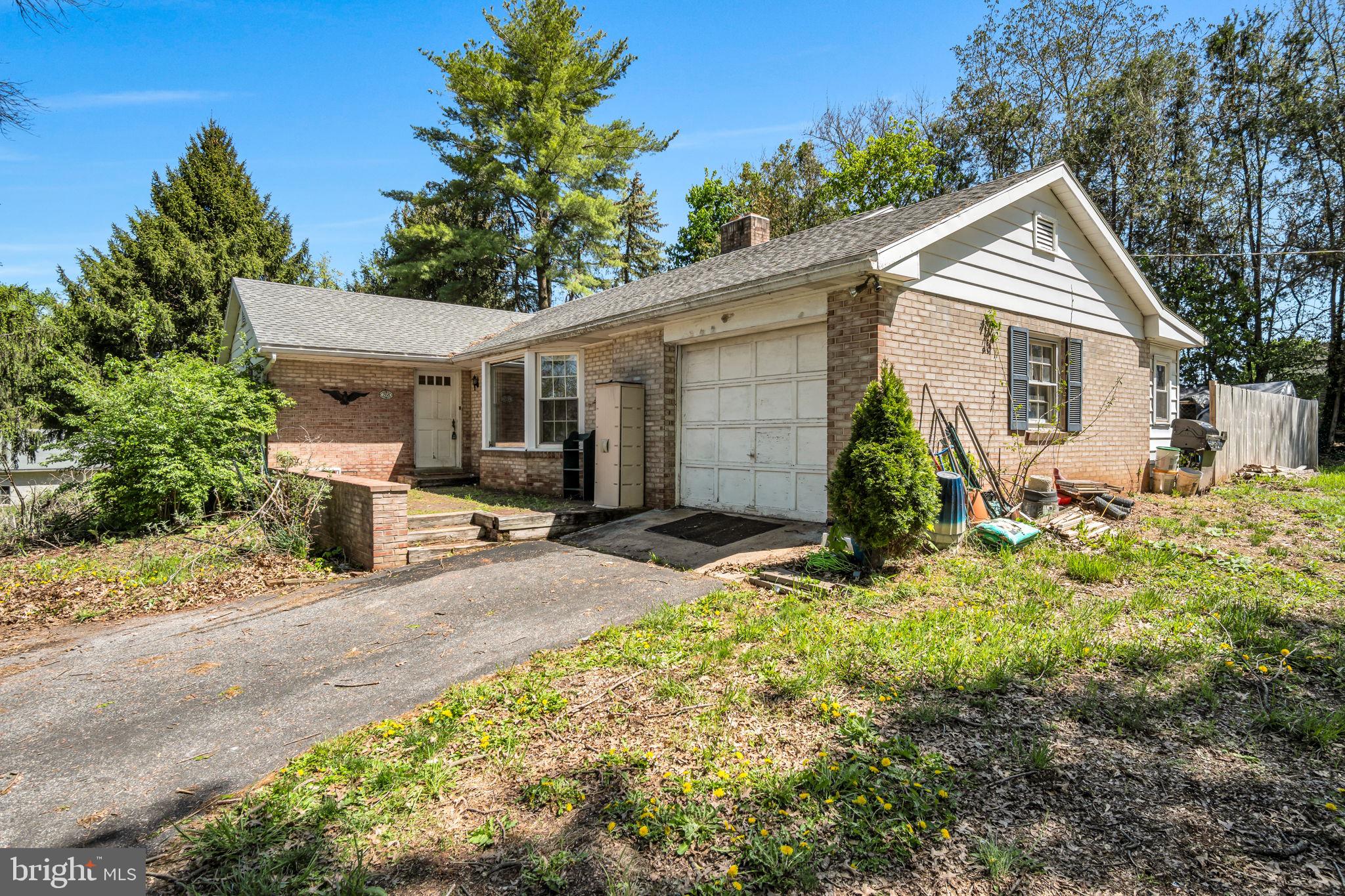 268 N BIESECKER ROAD