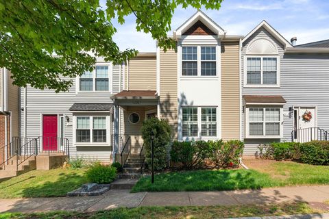 Photo of 6122 Rocky Way Ct, CENTREVILLE, VA 20120 (MLS # VAFX2304694)