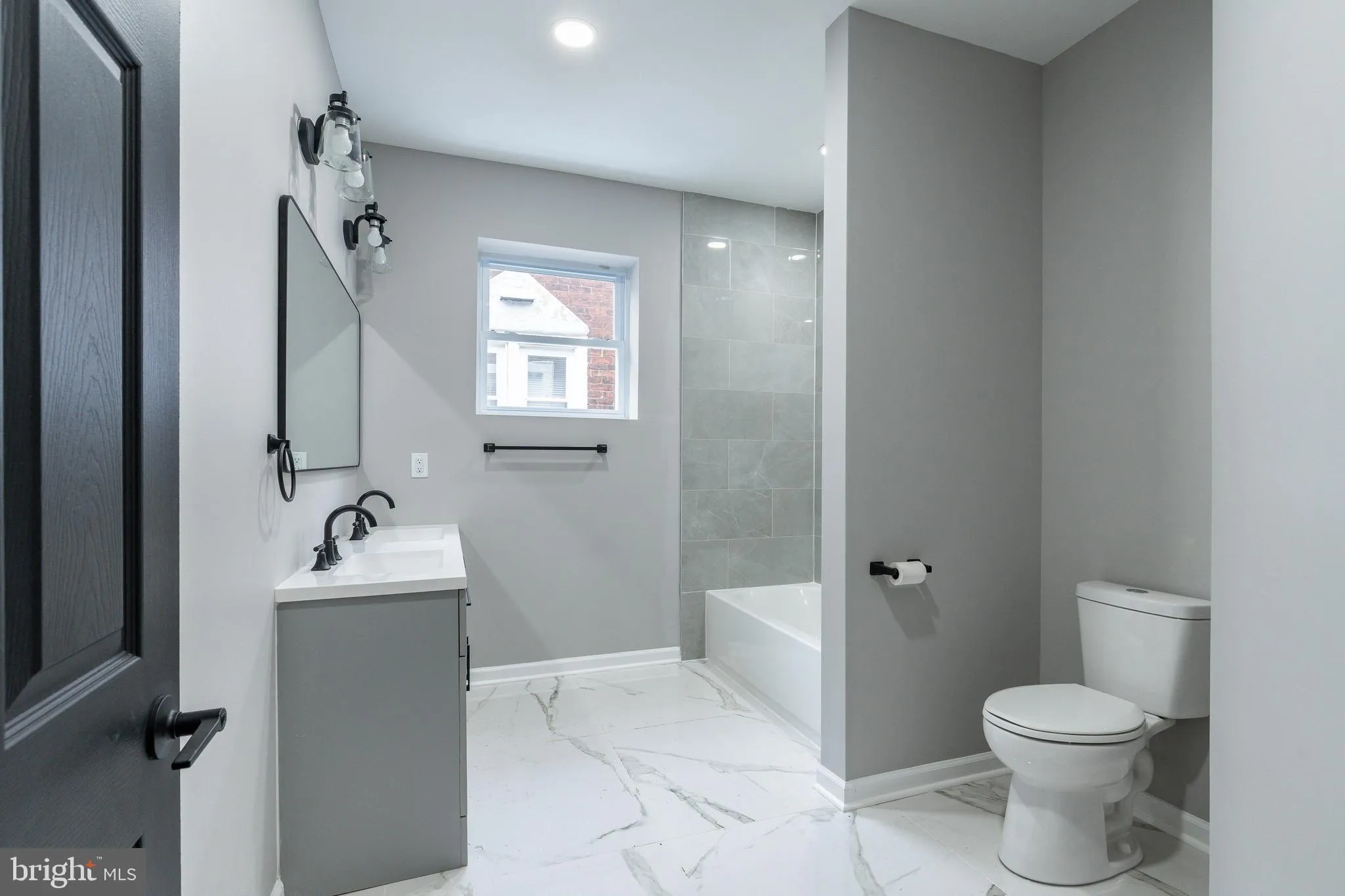 Philadelphia, Pennsylvania 19143, United States, 3 Bedrooms Bedrooms, ,3 BathroomsBathrooms,Residential,Active,109112