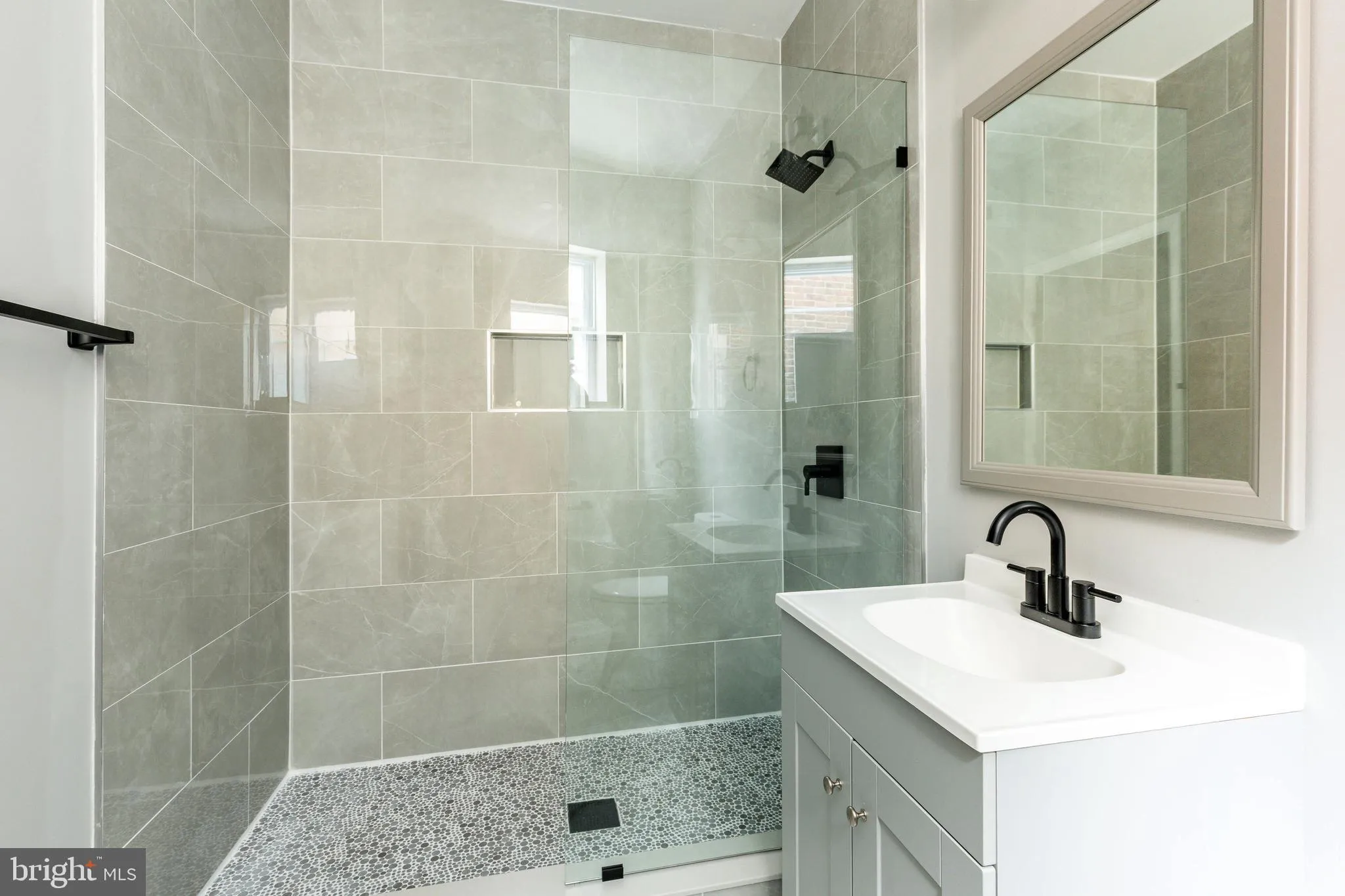 Philadelphia, Pennsylvania 19143, United States, 3 Bedrooms Bedrooms, ,3 BathroomsBathrooms,Residential,Active,109112