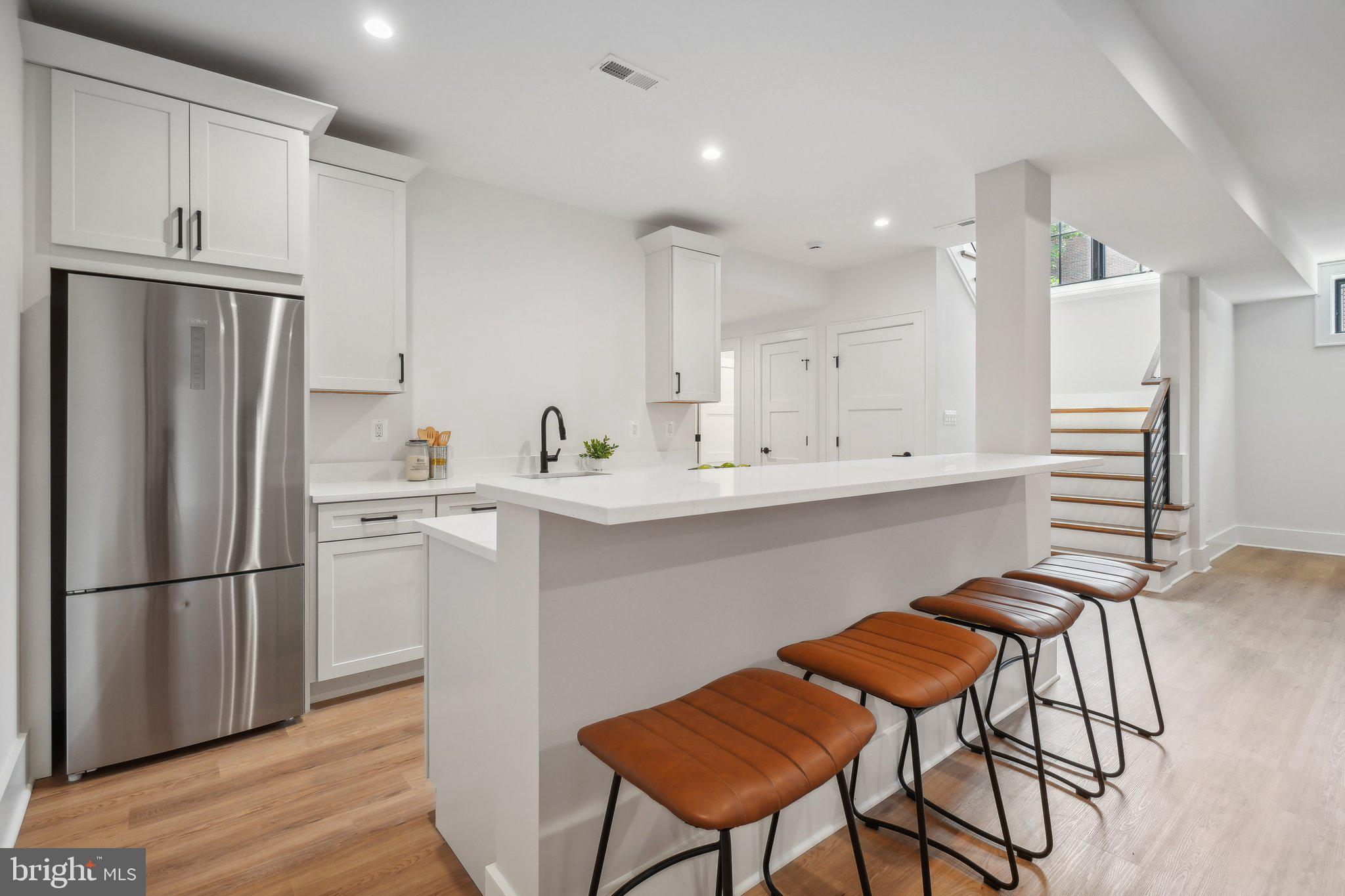 ADDISON HEIGHTS - Residential