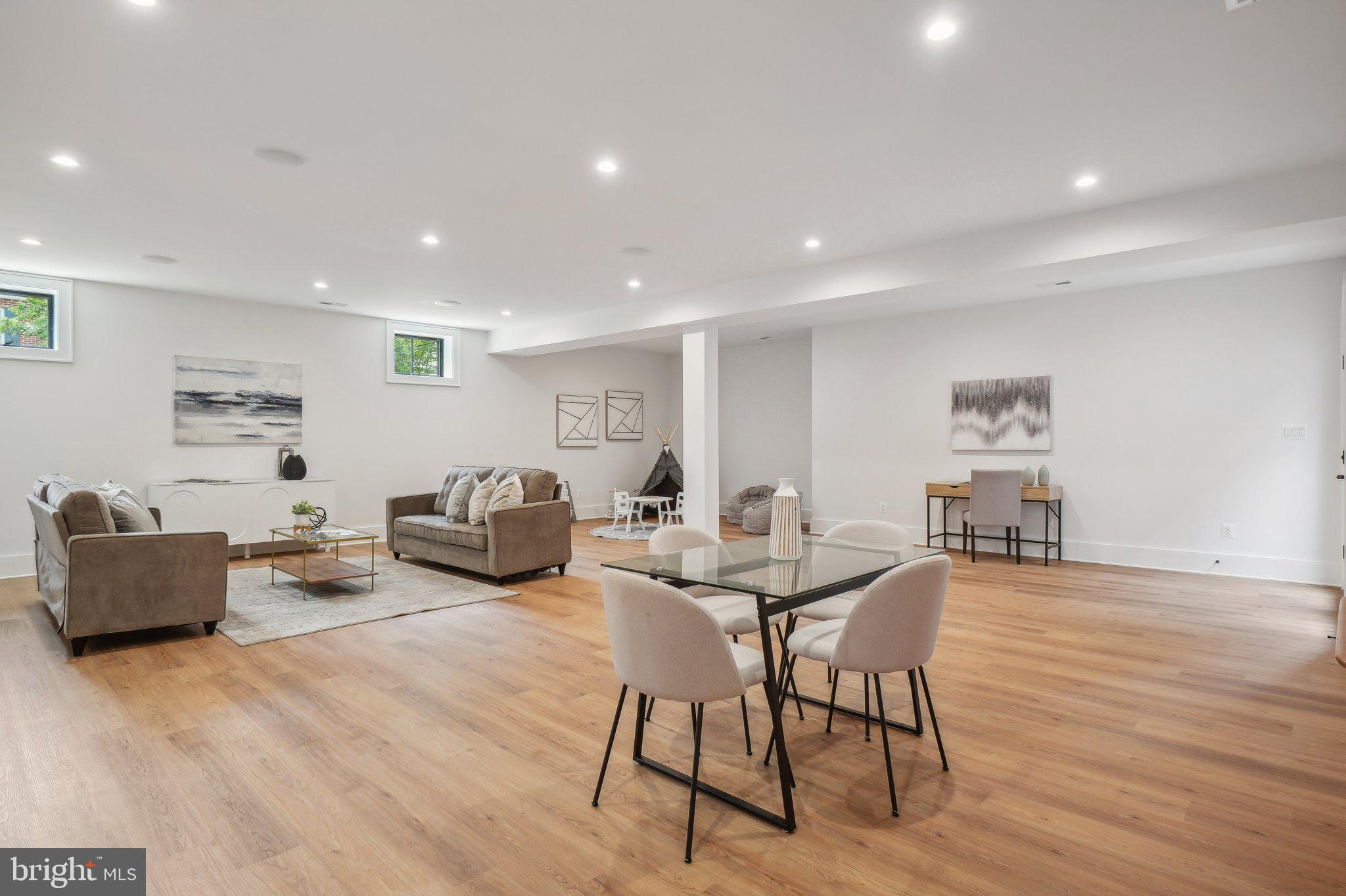 ADDISON HEIGHTS - Residential