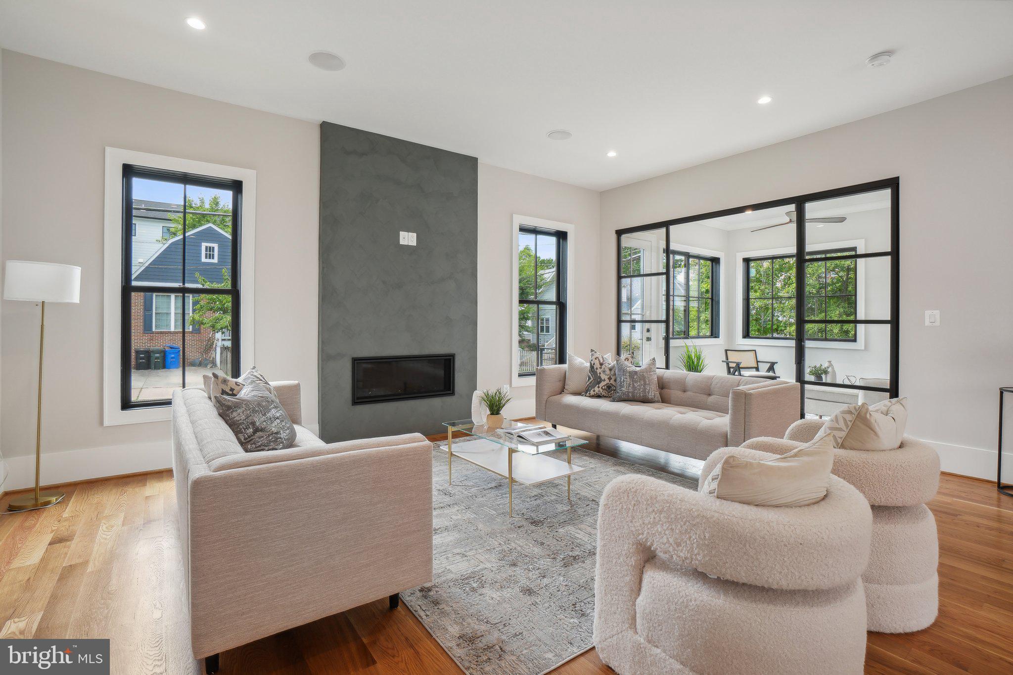 ADDISON HEIGHTS - Residential