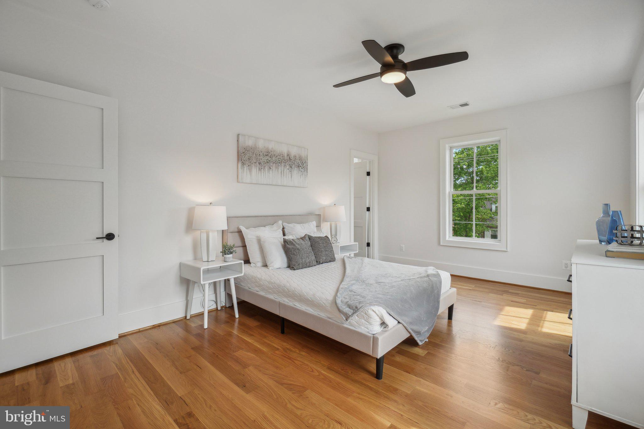 ADDISON HEIGHTS - Residential