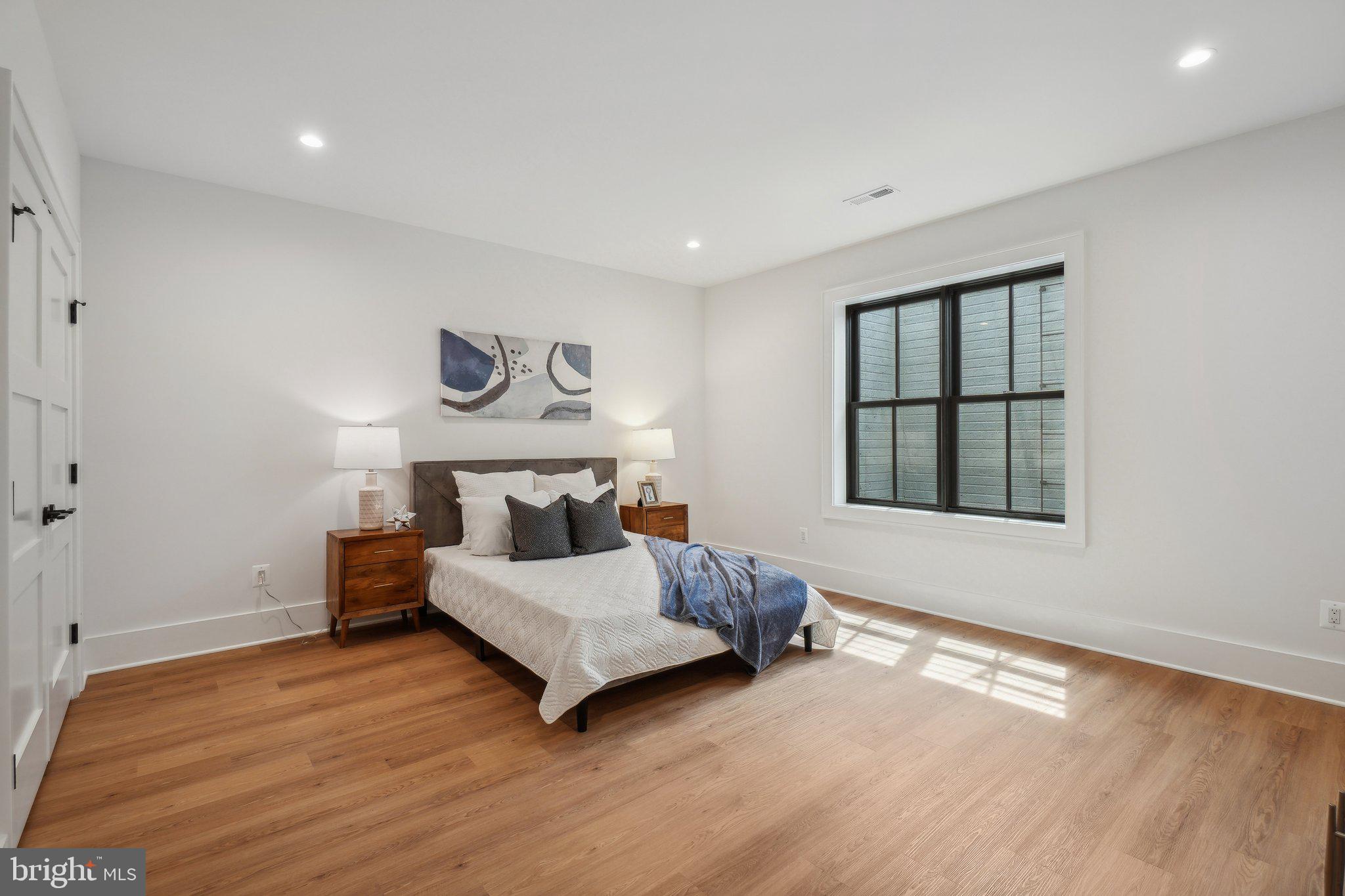 ADDISON HEIGHTS - Residential