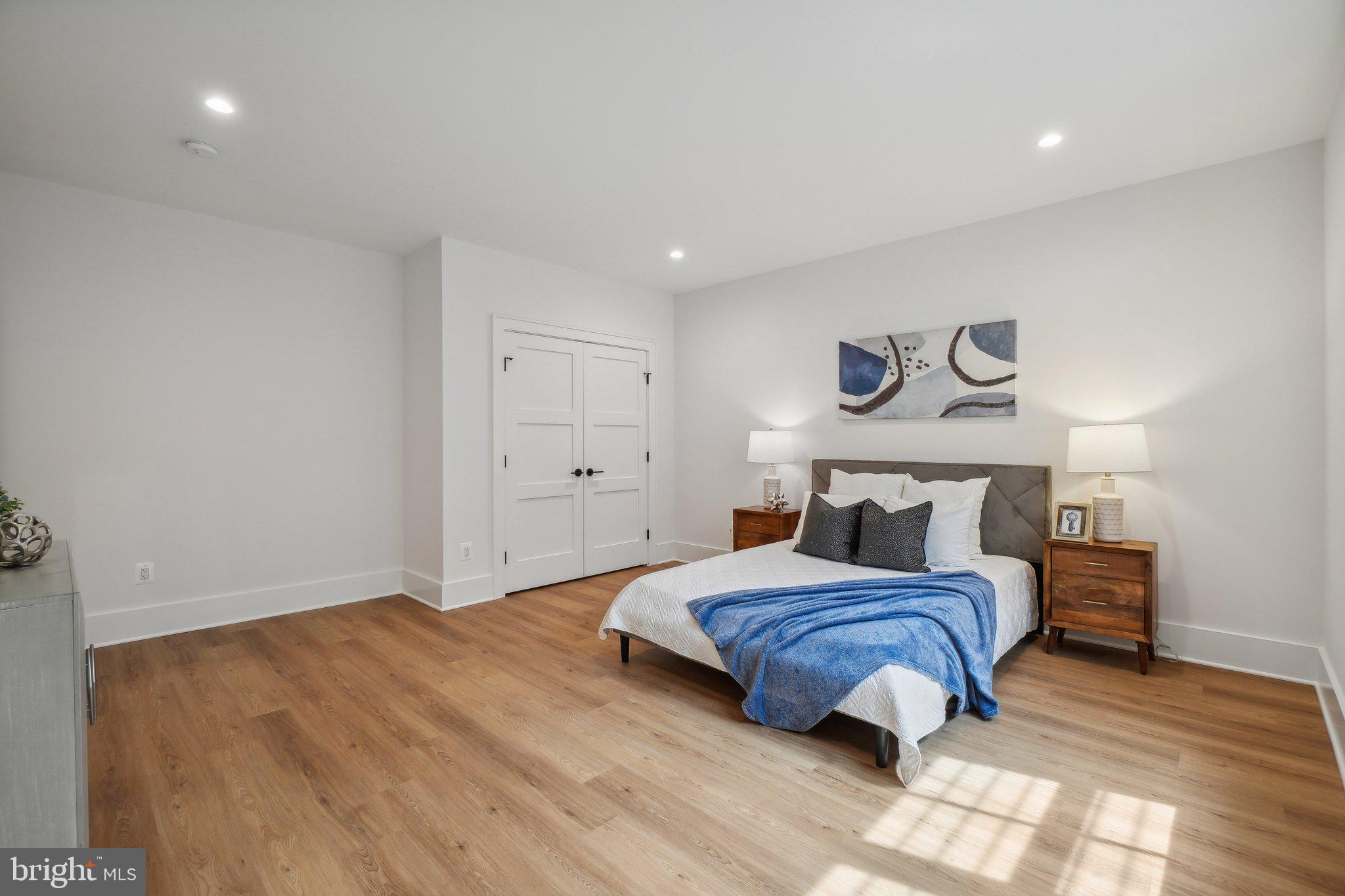 ADDISON HEIGHTS - Residential