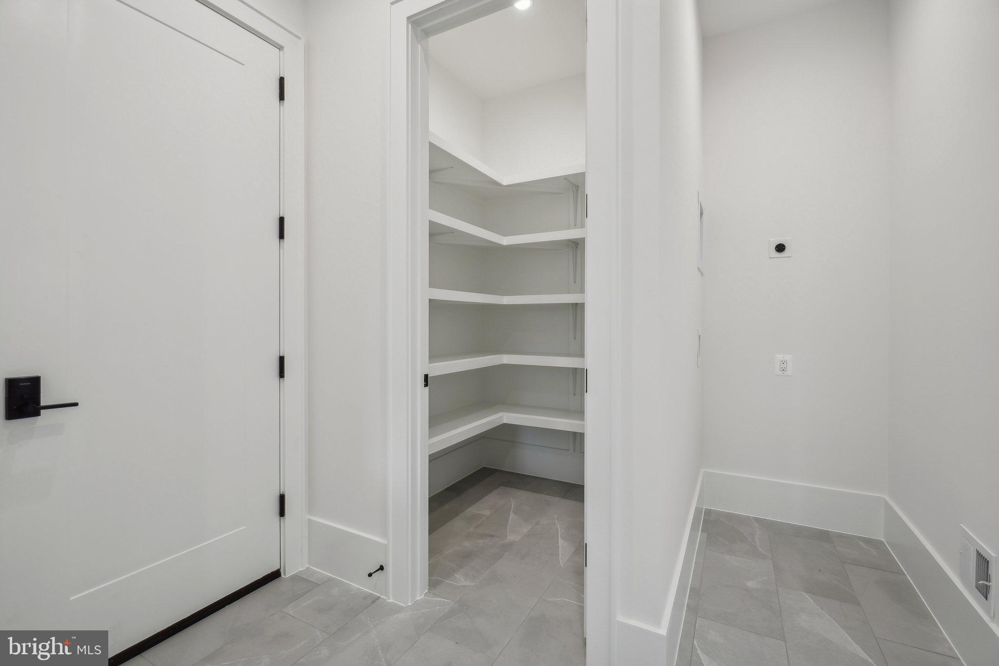 ADDISON HEIGHTS - Residential