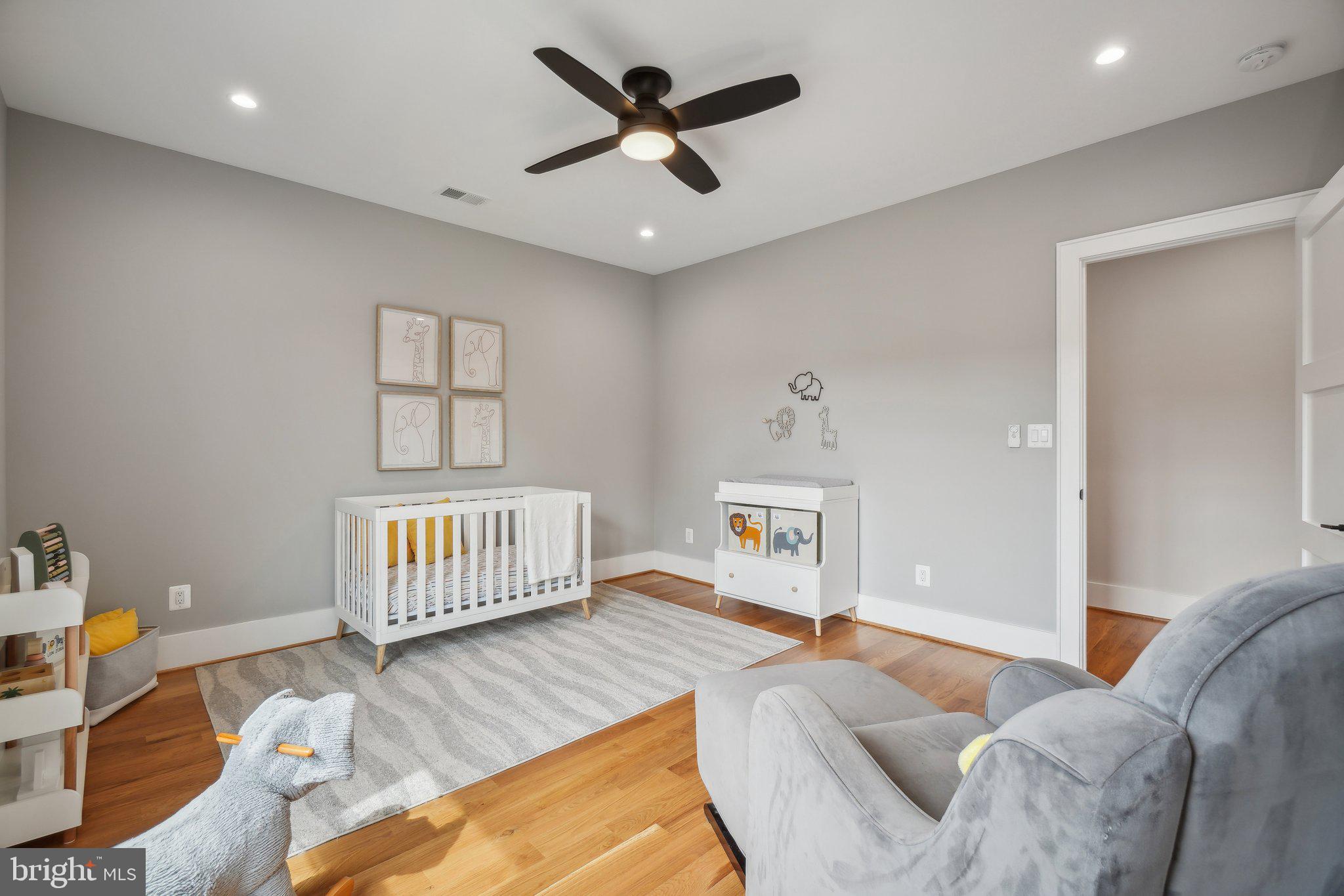 ADDISON HEIGHTS - Residential