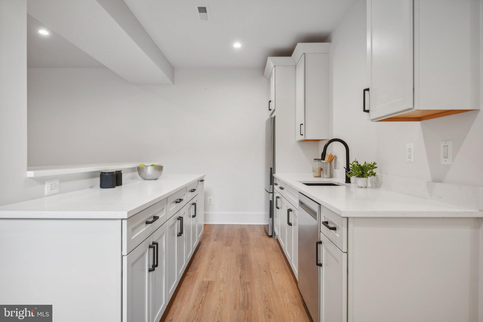 ADDISON HEIGHTS - Residential