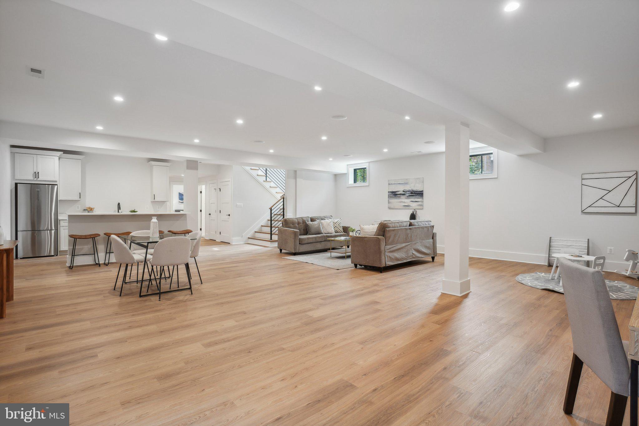 ADDISON HEIGHTS - Residential