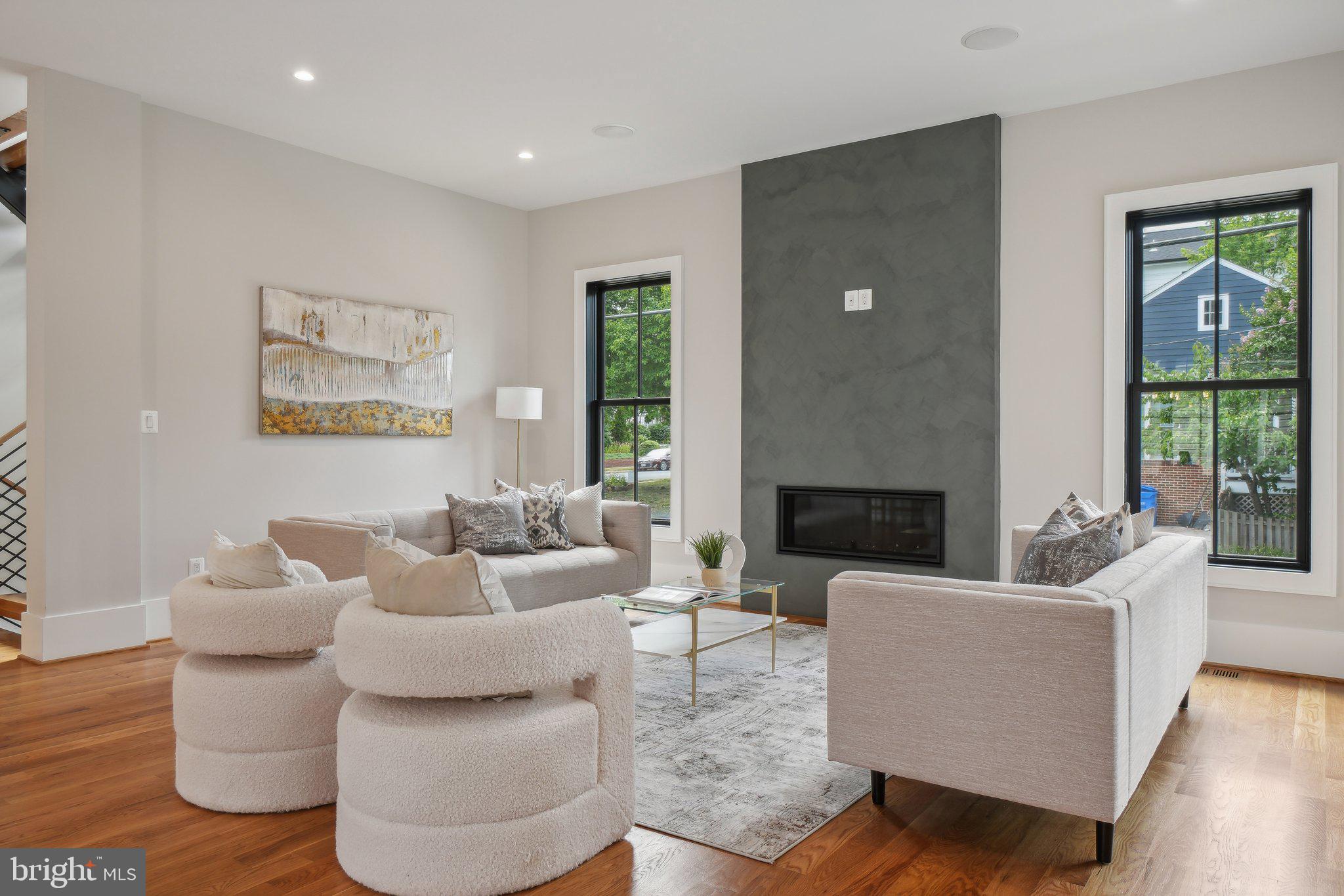 ADDISON HEIGHTS - Residential