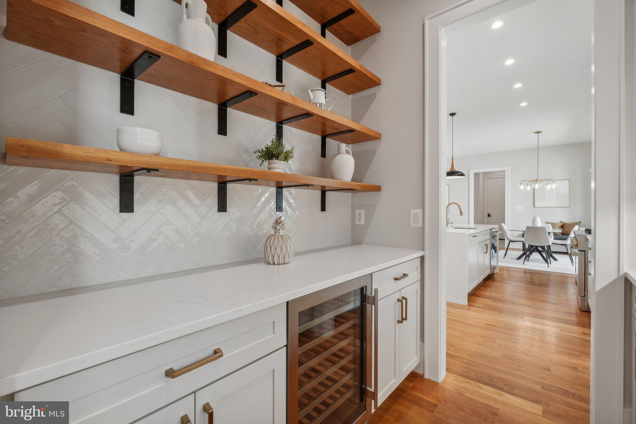 ADDISON HEIGHTS - Residential