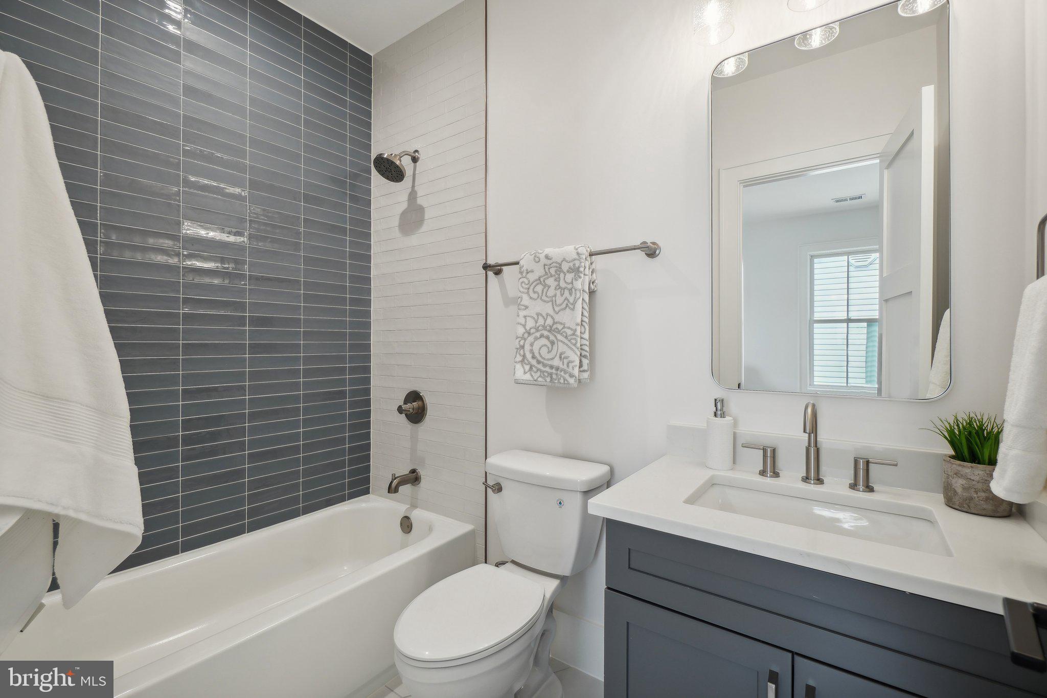 ADDISON HEIGHTS - Residential