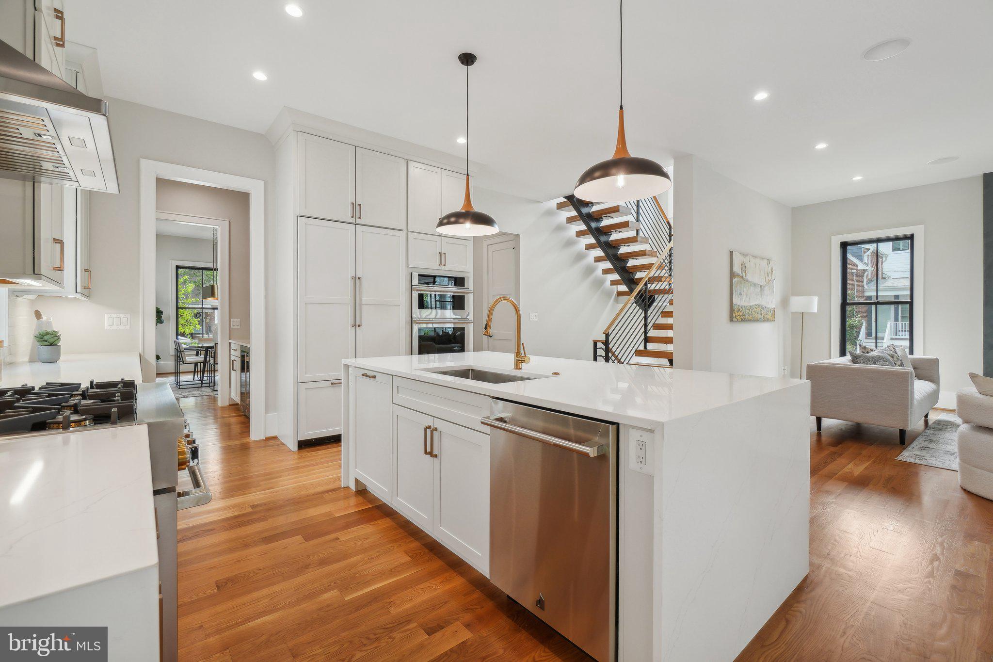 ADDISON HEIGHTS - Residential