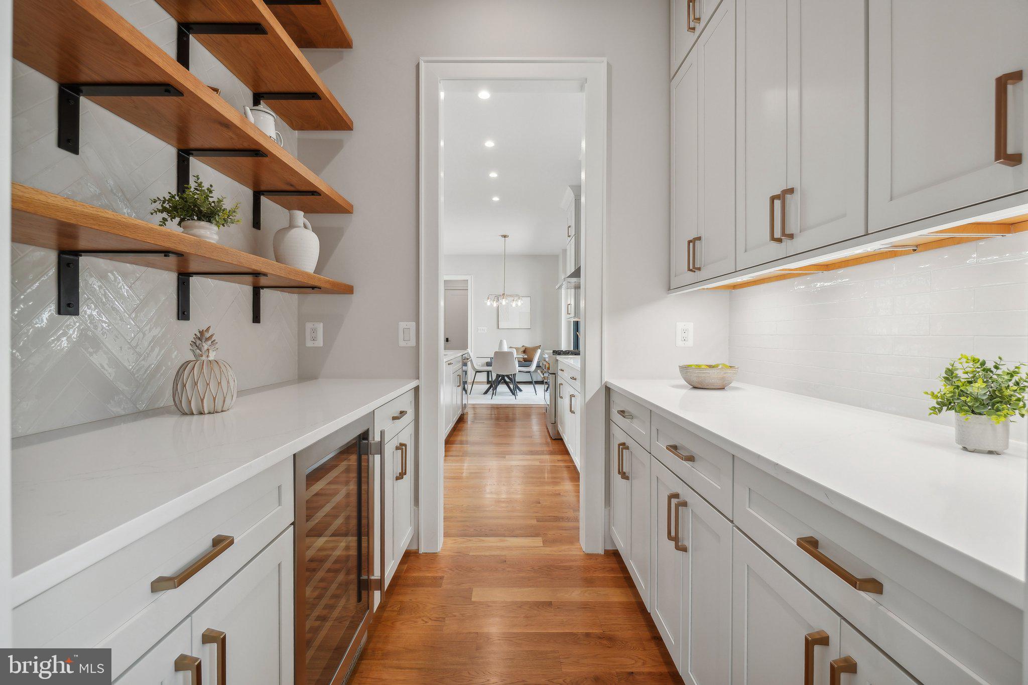 ADDISON HEIGHTS - Residential