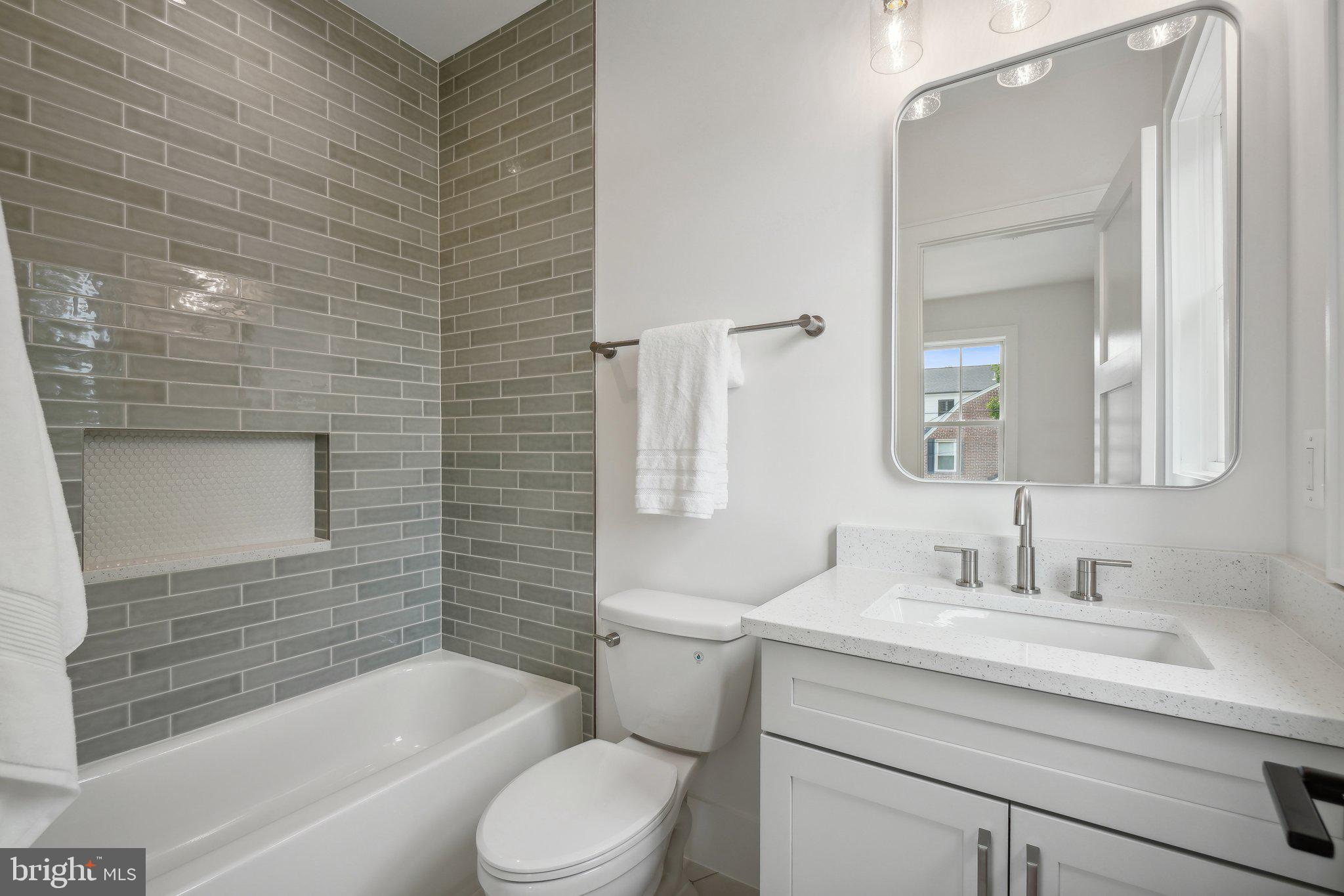 ADDISON HEIGHTS - Residential