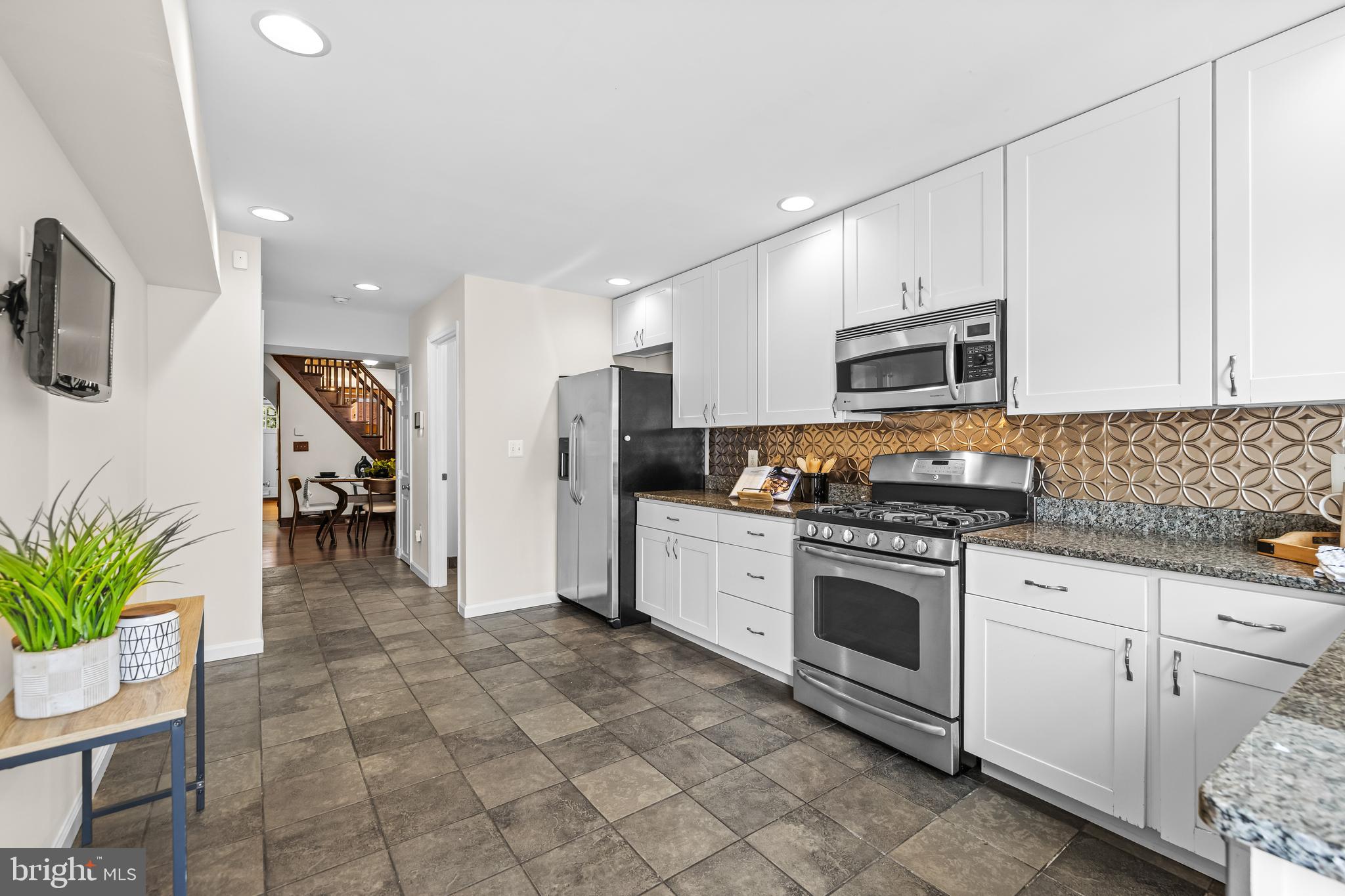 RIVERSIDE - Residential