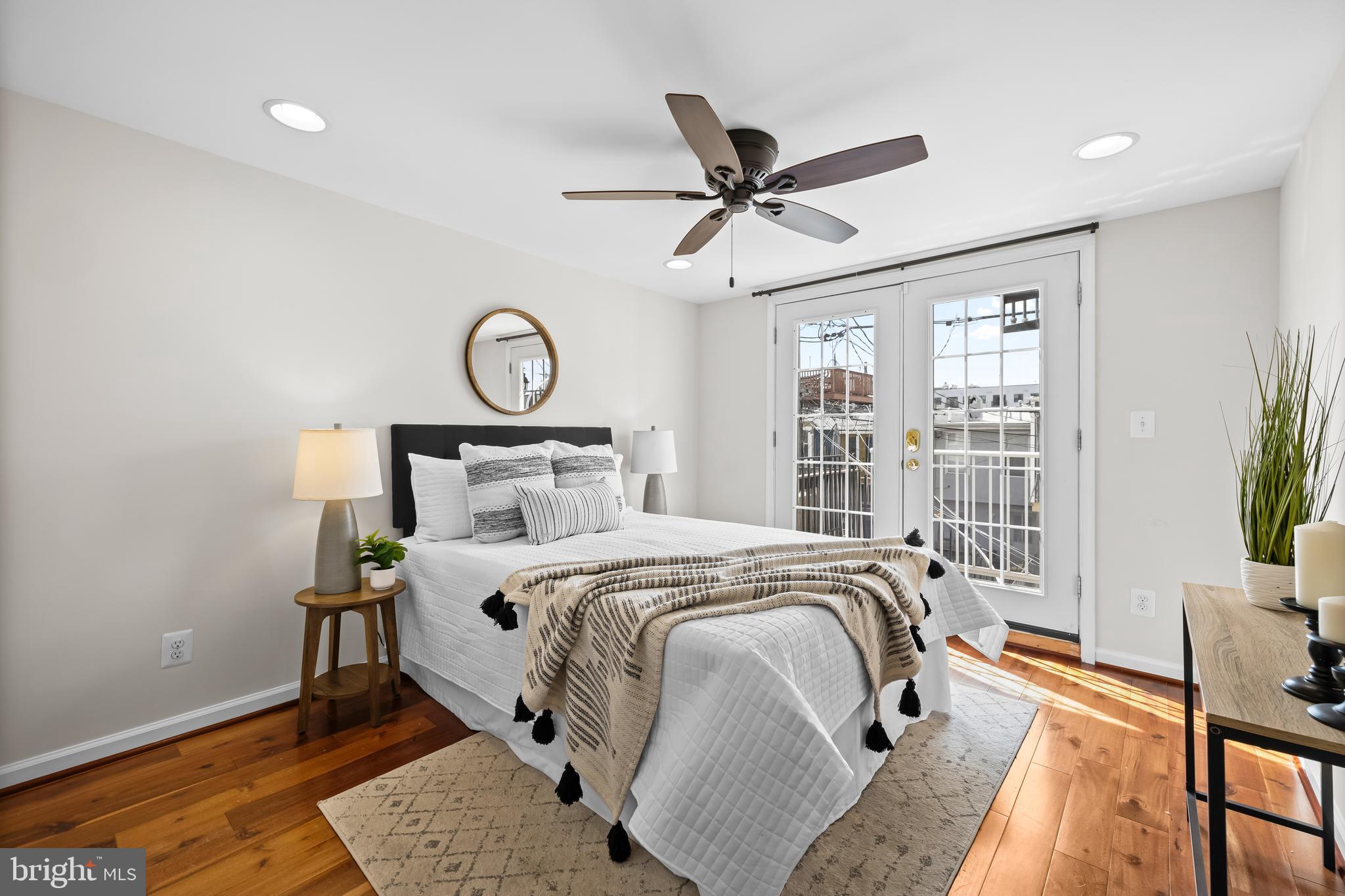 RIVERSIDE - Residential