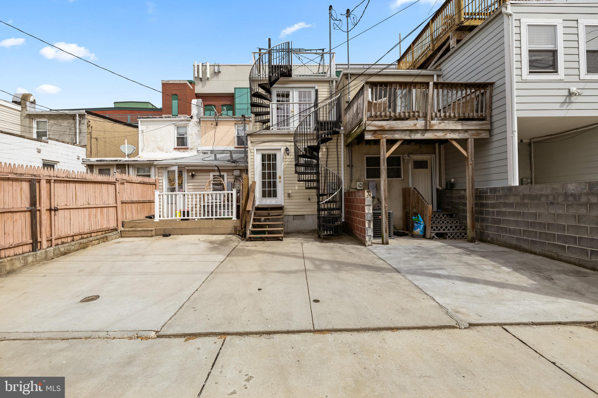 RIVERSIDE - Residential