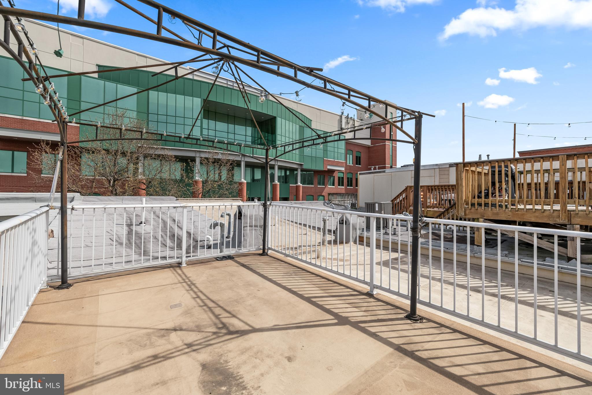 RIVERSIDE - Residential