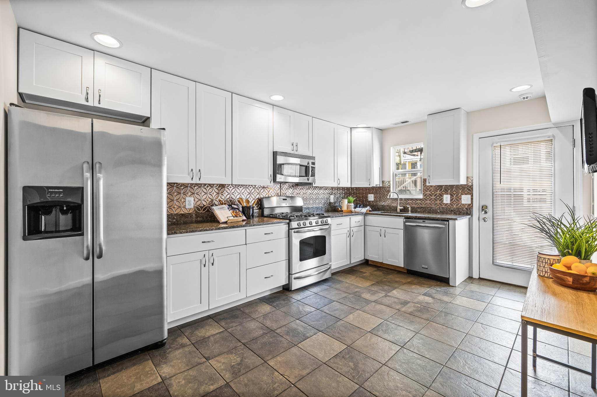 RIVERSIDE - Residential