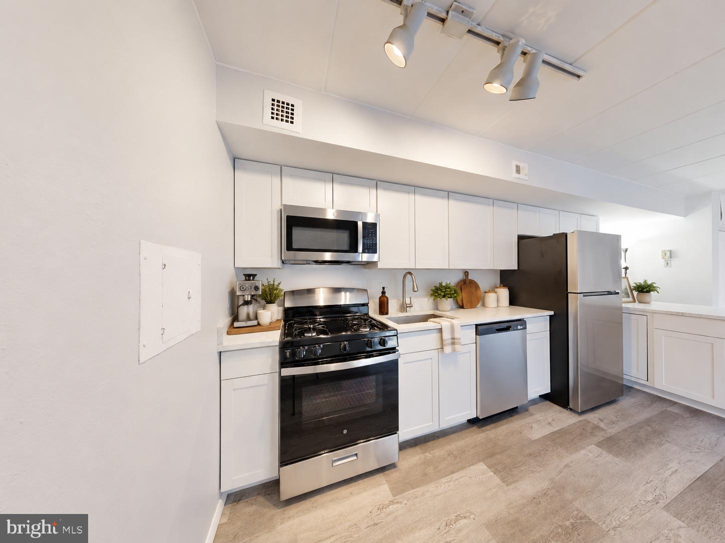 2616 FORT FARNSWORTH ROAD 245