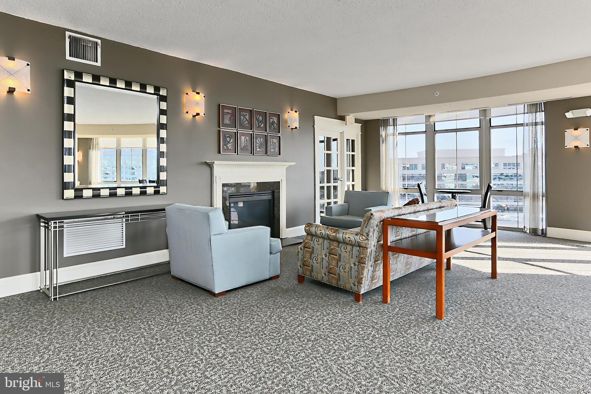 CARLTON HOUSE - Residential