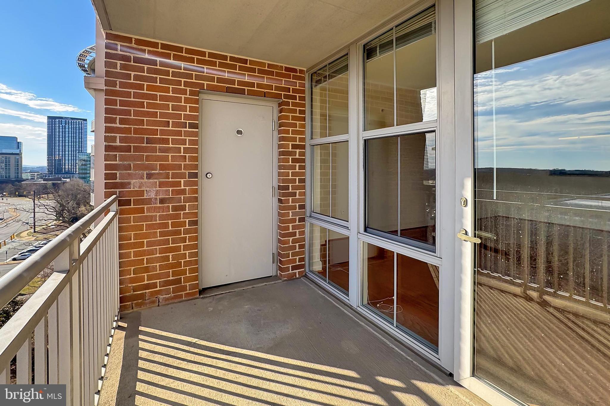 CARLTON HOUSE - Residential