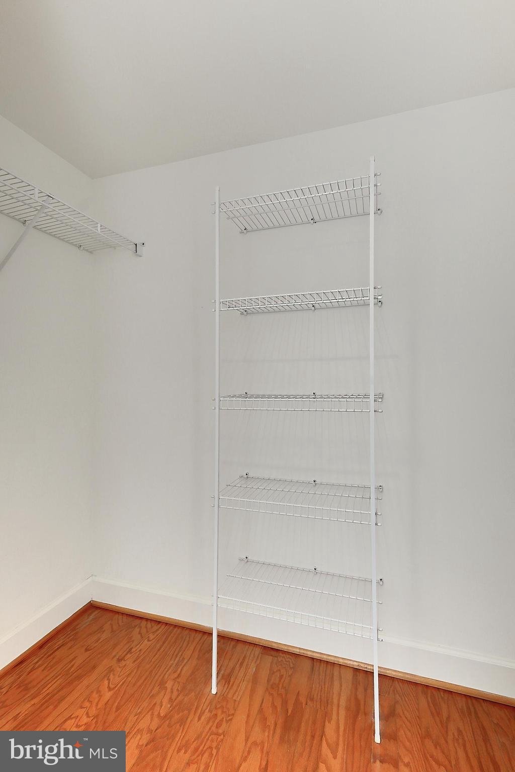 CARLTON HOUSE - Residential