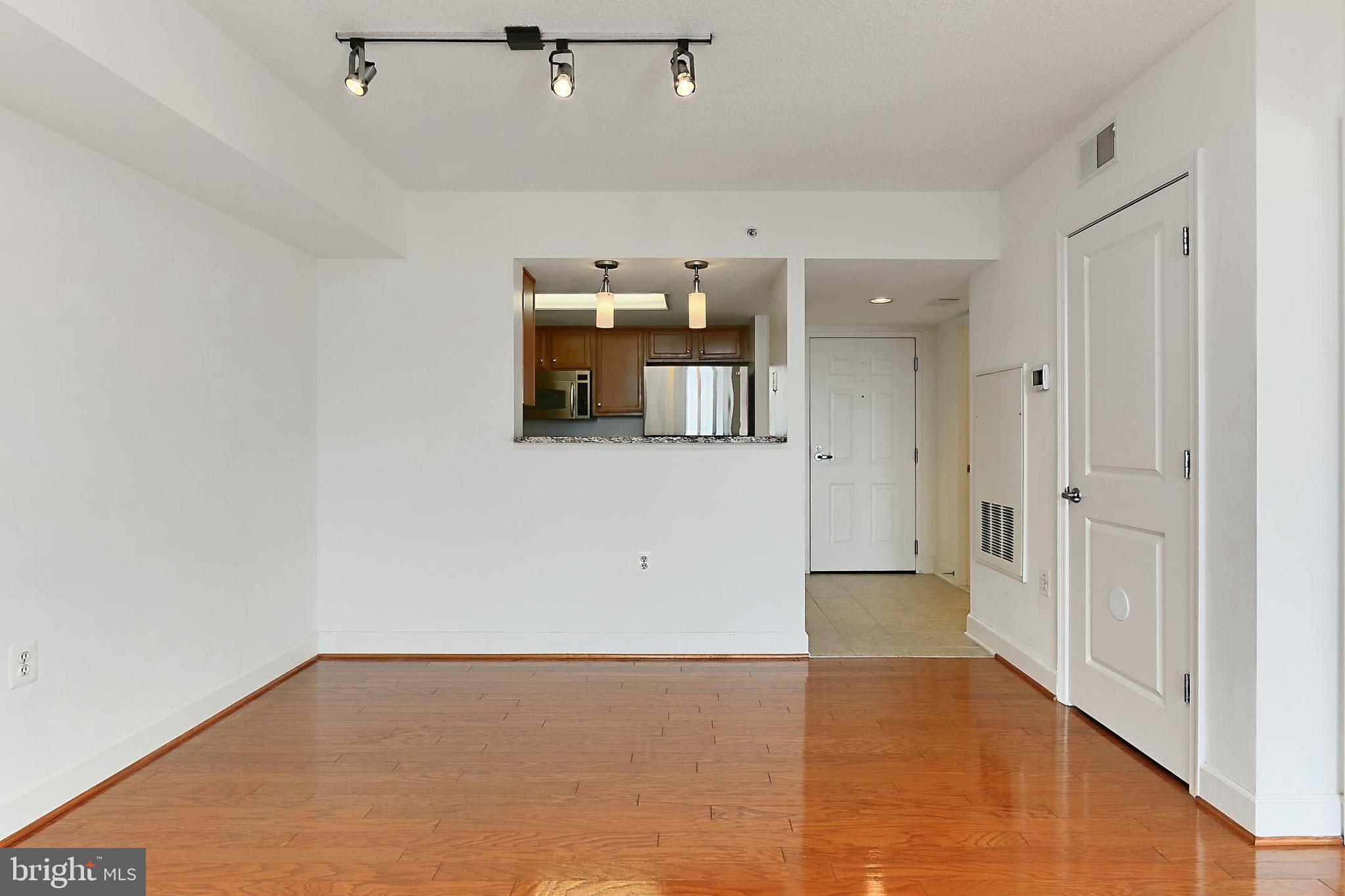 CARLTON HOUSE - Residential