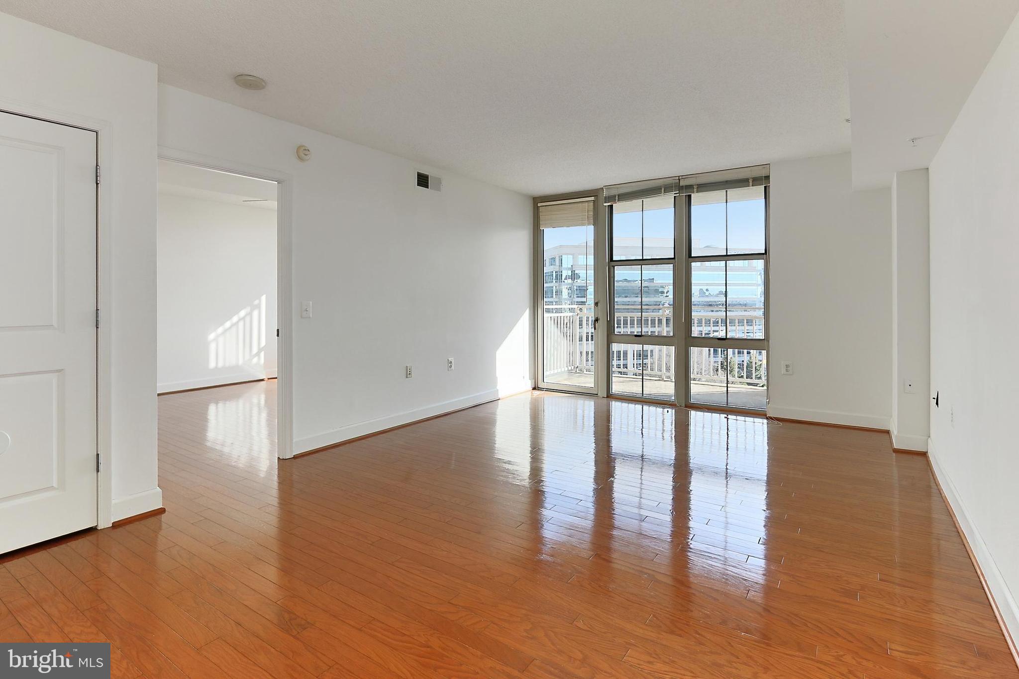 CARLTON HOUSE - Residential