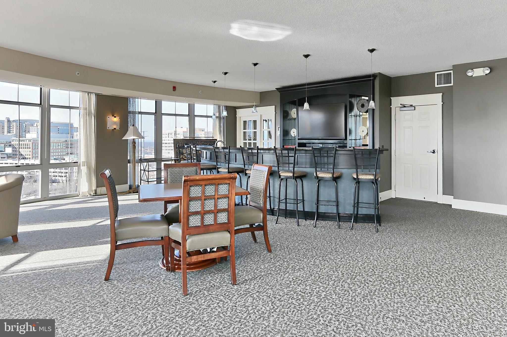 CARLTON HOUSE - Residential