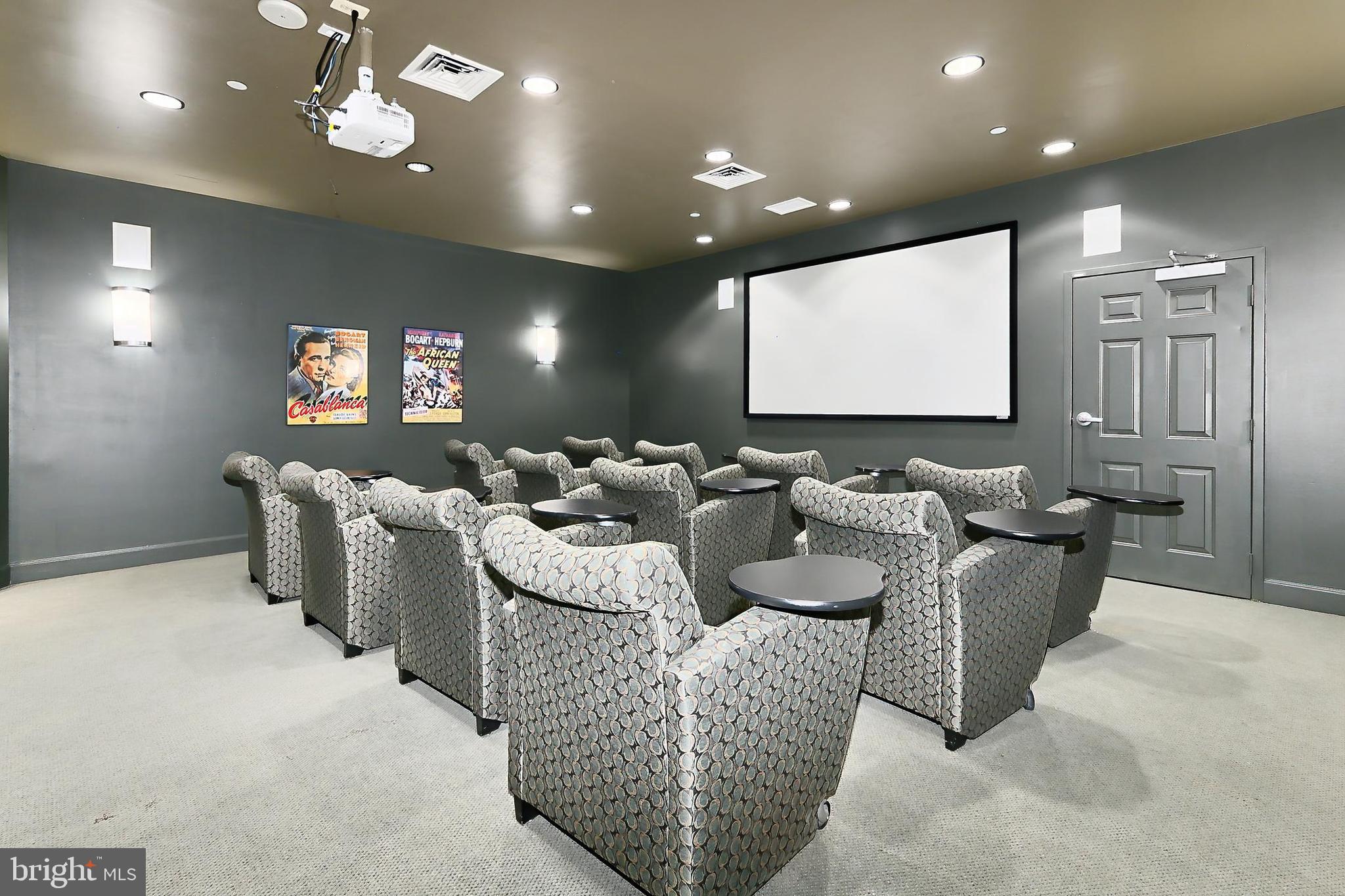 CARLTON HOUSE - Residential