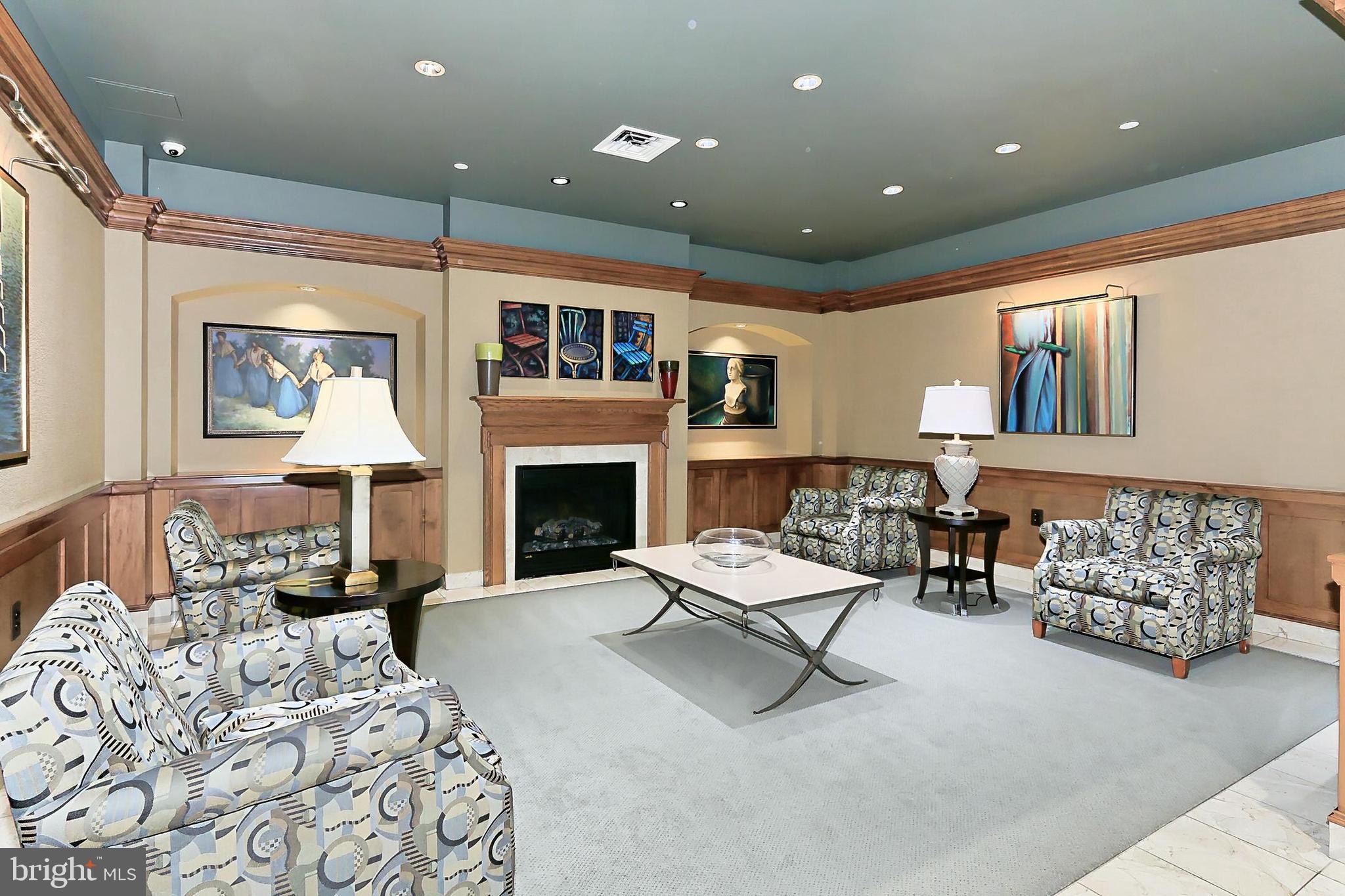 CARLTON HOUSE - Residential